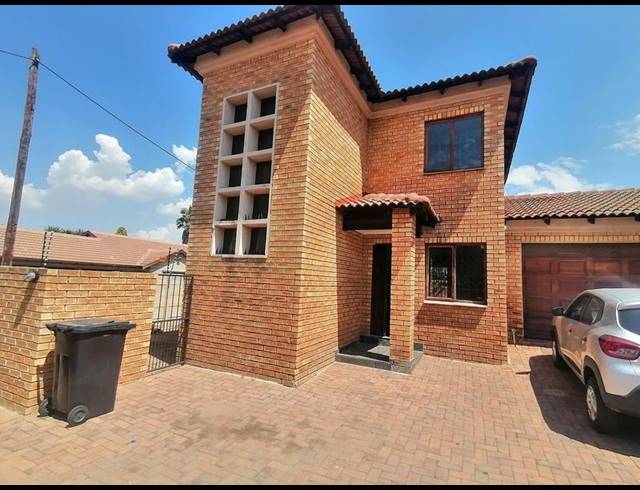 3 BEDROOM DUPLEX FOR SALE IN DALPARK EXT 11